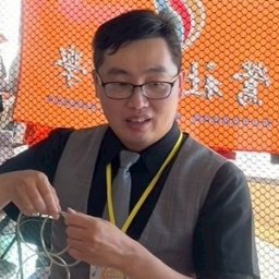 施佑達 講師